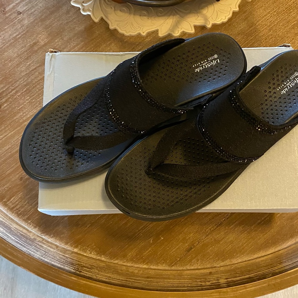 Bzees Black Sparkle Thong Sandals